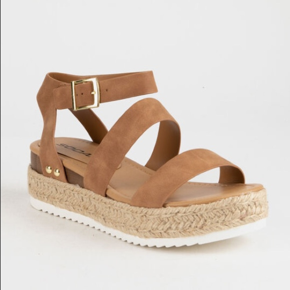 Tilly’s Tan Espadrille Sandals